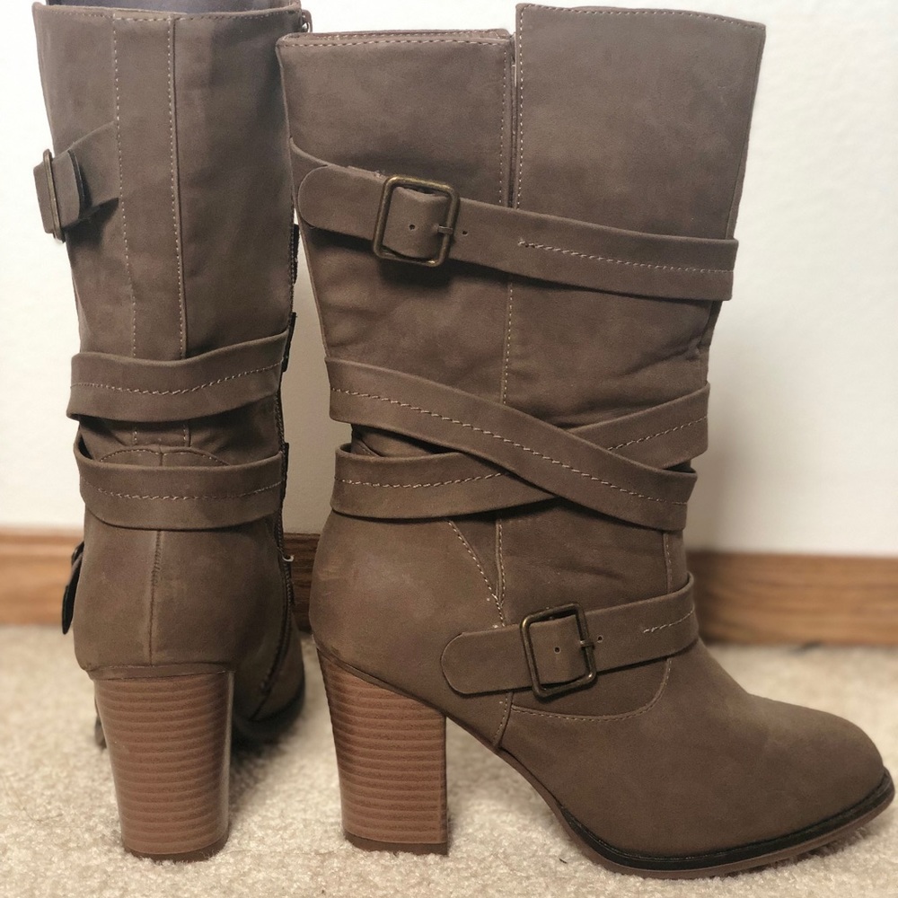 Cowgirl heal mid-calf boots